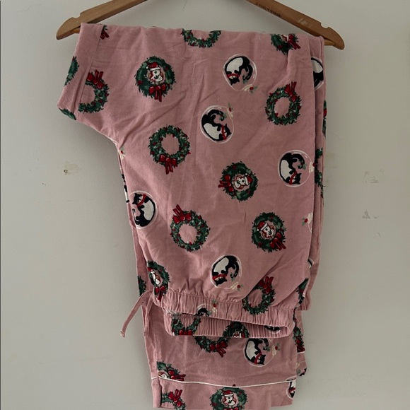 la Vie En Rose Dusty Pink Holiday Pajama Top with Wreath Print - Picture 3 of 3